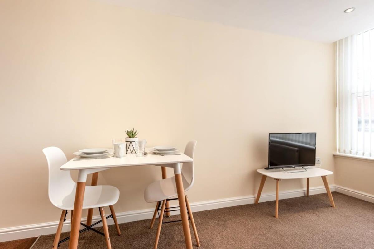 Bright 1 Bedroom Budget Flat In Central Pontefract Exteriör bild