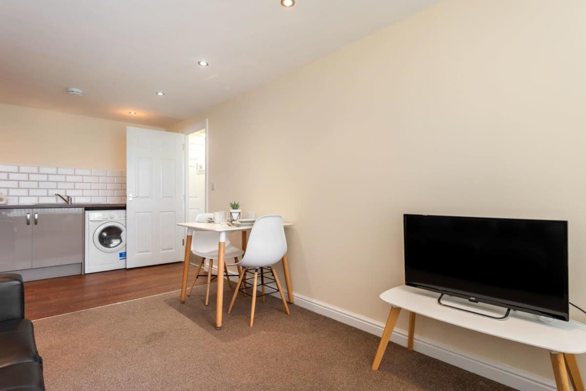 Bright 1 Bedroom Budget Flat In Central Pontefract Exteriör bild